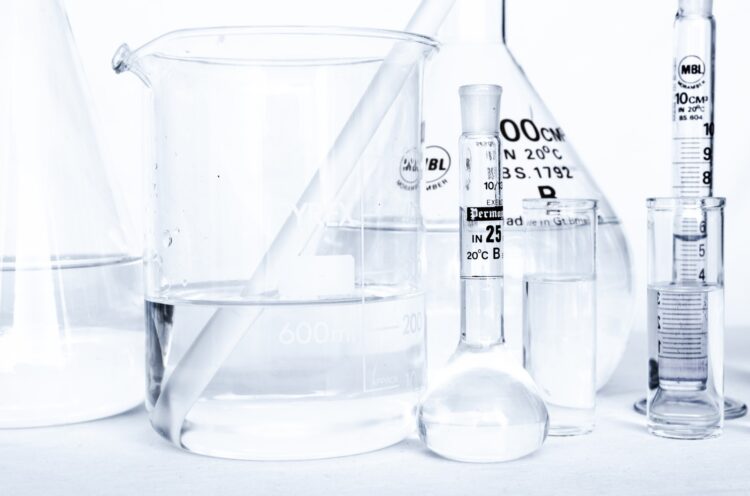 Chemielabor Flüssigkeiten Reagenzglas